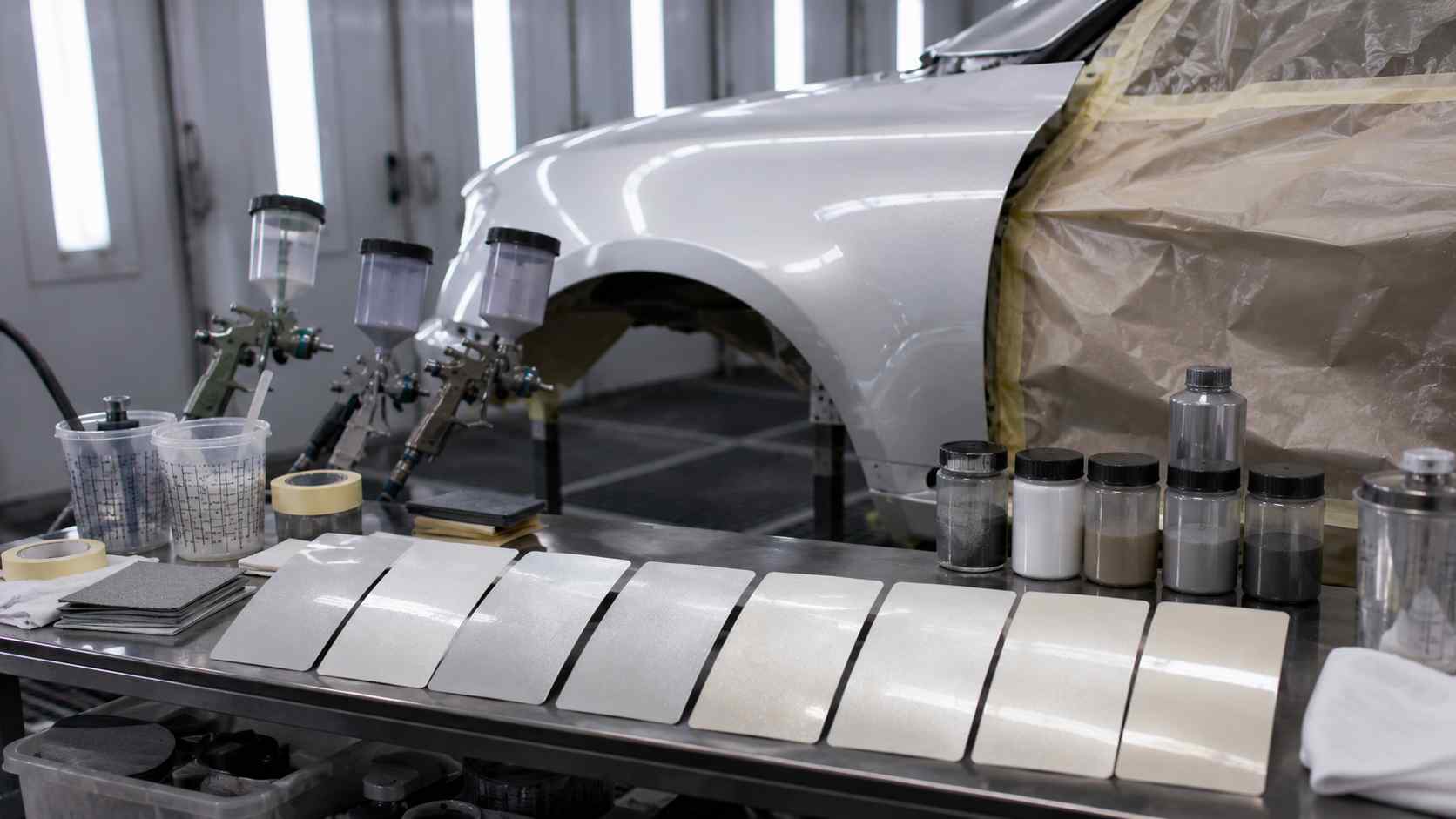 Pearl Repair Estimate Planning Technician planning bodywork, pearl effect matching and refinishing operations for a repair estimate in Dubai